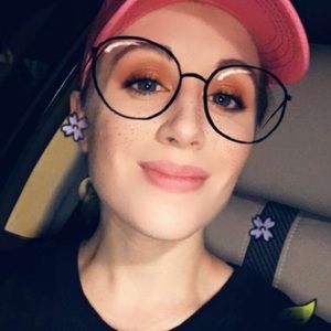 Meet your Posher, Rebecca